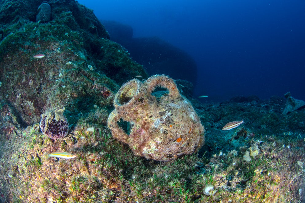 Amphora Cave (18m) photo